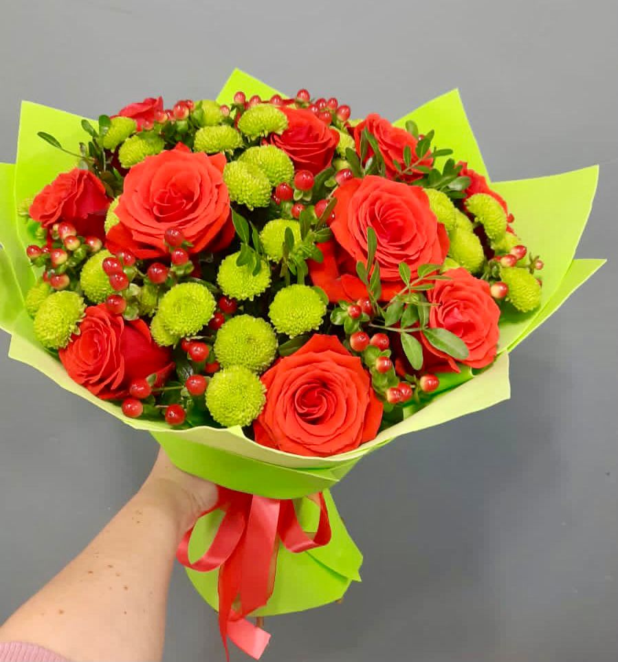 Букет цветов из: Хризантемы и Розы в Забайкальске