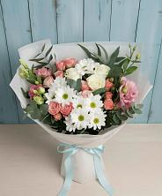 Букет цветов из:  Розы, Лизиантусы и Хризантемы в Забайкальске