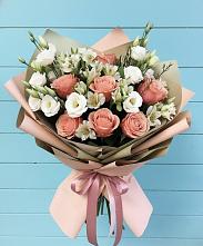 Букет цветов из:  Розы, Альстромерии и Лизиантусы в Забайкальске