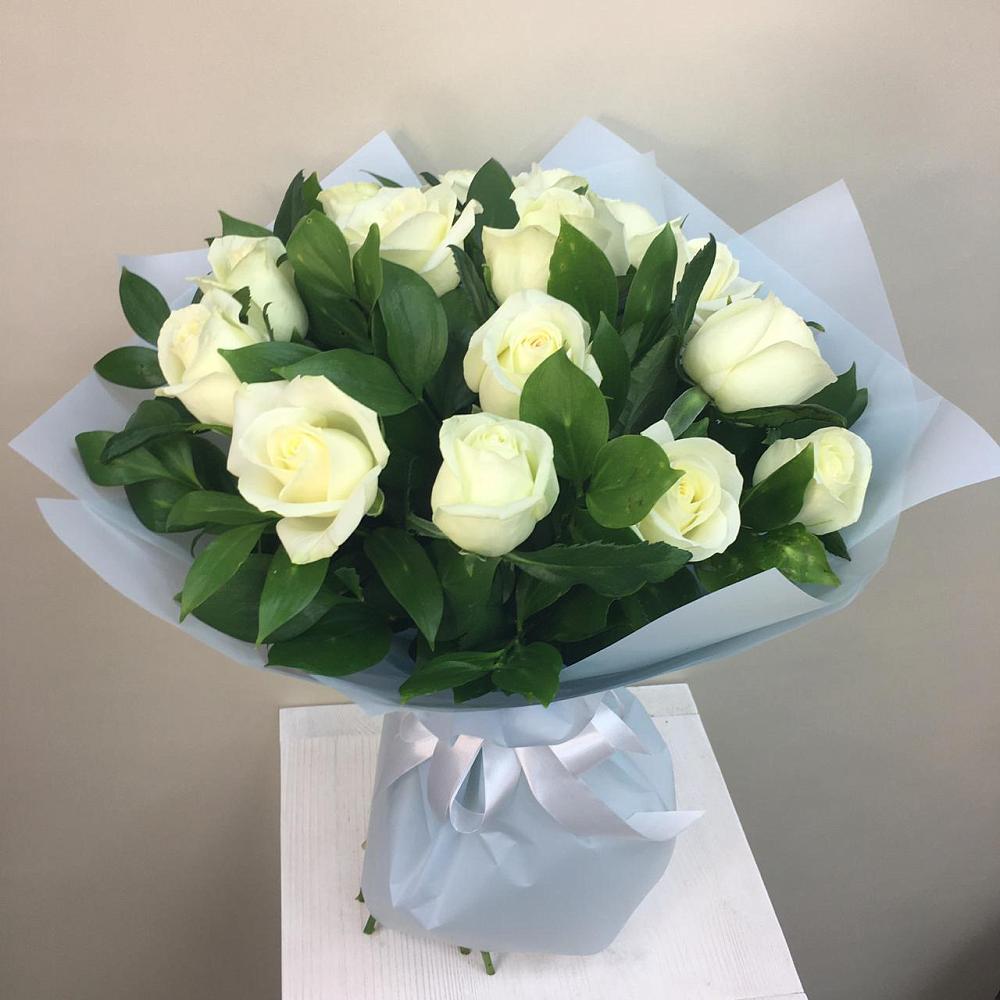 Букет 15 Белых роз Проуд в Забайкальске