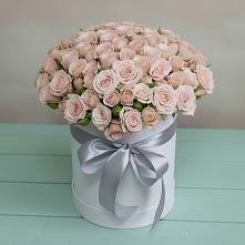 Цветочная композиция из Розы в шляпной коробке в Забайкальске