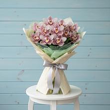 Букет цветов из:  Орхидеи и Розы в Забайкальске