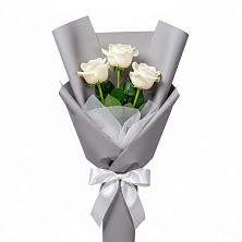 Букет 3 белые розы в Забайкальске