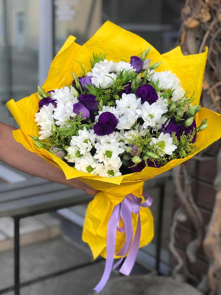 Букет цветов из: Ирисы, Хризантемы и Ромашки в Забайкальске