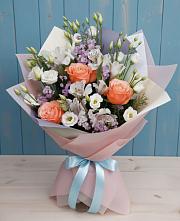 Букет цветов из:  Лизиантусы, Розы, Альстромерии и Гипсофила в Забайкальске