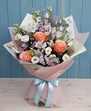 Букет цветов из:  Лизиантусы, Розы, Альстромерии и Гипсофила в Забайкальске