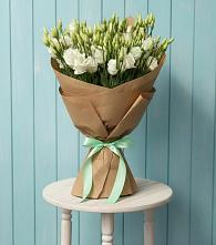 Букет цветов из:  Лизиантусы в Забайкальске