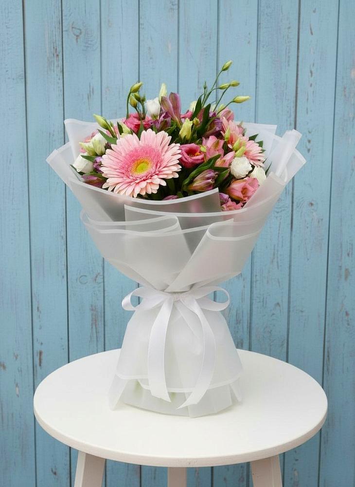 Букет цветов из: Герберы, Альстромерии и Лизиантусы в Забайкальске