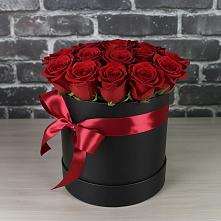 Цветочная композиция из Розы в шляпной коробке в Забайкальске