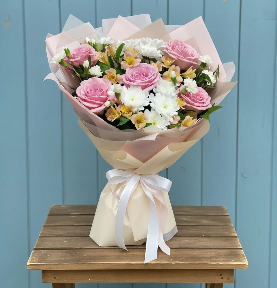 Букет цветов из: Гвоздики, Орхидеи и Розы в Забайкальске