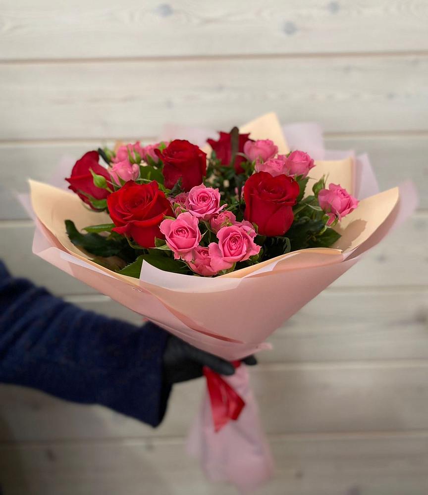 Букет цветов из: Розы в Забайкальске