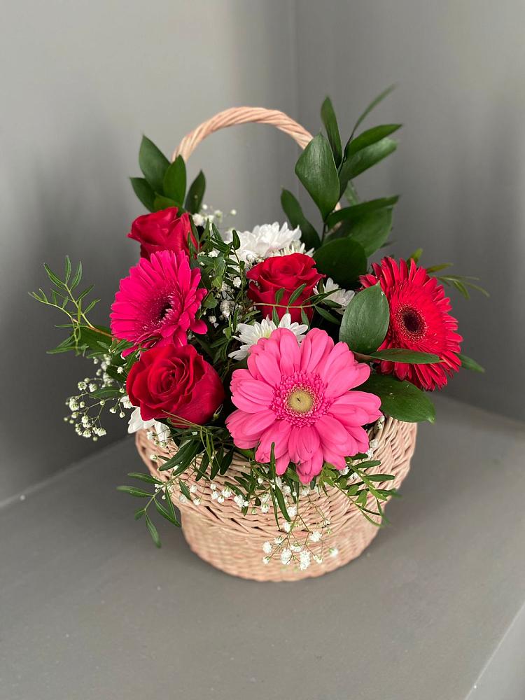 Цветочная композиция из Розы, Хризантемы и Герберы в корзине в Забайкальске