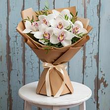 Букет цветов из:  Орхидеи и Розы в Забайкальске